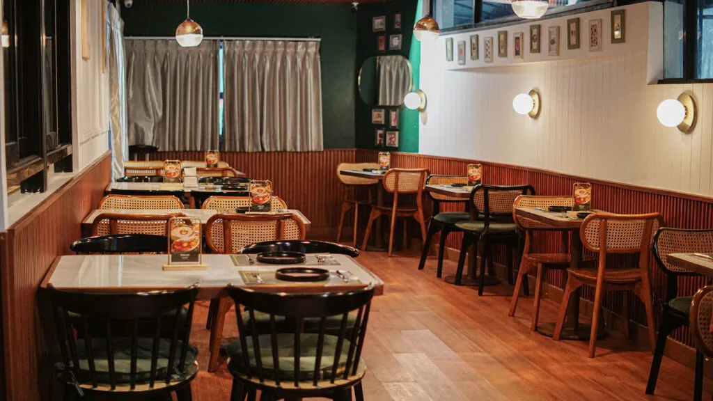 Cozy Cuts Steakhouse