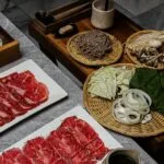 Harga Emas Antam Hari Ini Turun ke Rp1,884 Juta per Gram