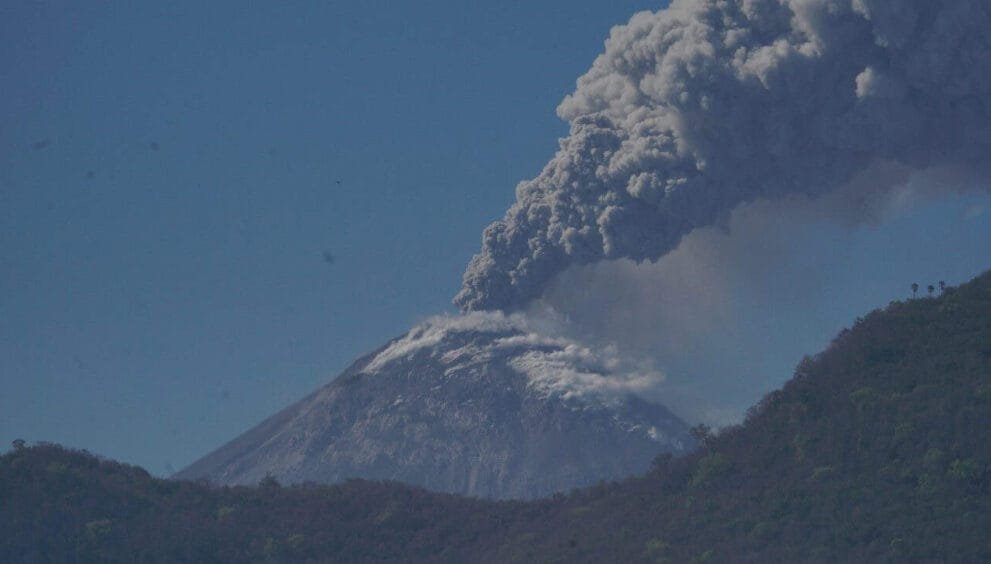 lewotobi erupsi