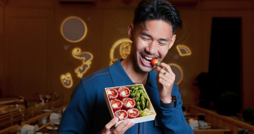 Jumbo Sushi Fruity Surprise at Sushi Hiro