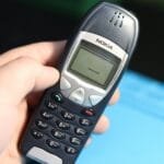 Gen Z Tinggalkan Smartphone, HP Jadul Jadi Tren Baru